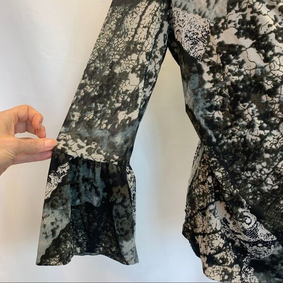 MELANIE Lyne Olive green ivory black multicoloured abstract wrap blouse Sz S - Picture 5 of 11